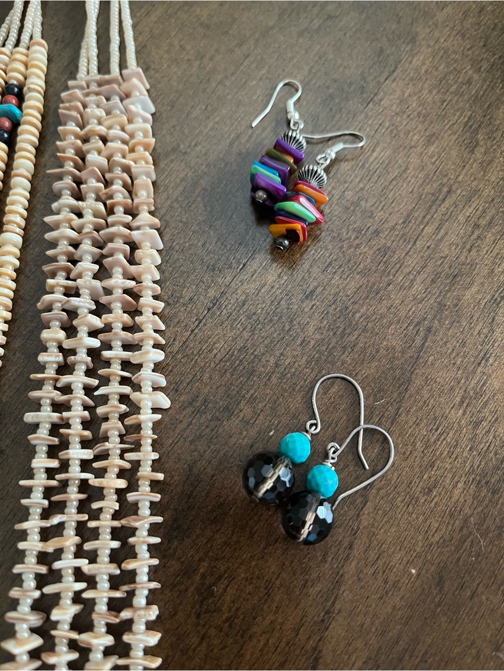 Native American Shell Beaded Necklace w/Turquoise and black/brown accents. - Picture 3 of 5